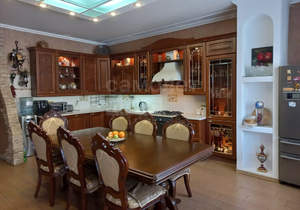 Дом 358м², 3-этажный, участок 9 сот.