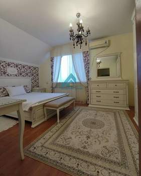 Дом 180м², 2-этажный, участок 5 сот.