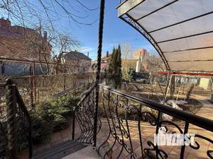 Дом 358м², 3-этажный, участок 9 сот.