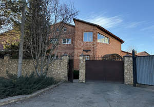 Дом 358м², 3-этажный, участок 9 сот.