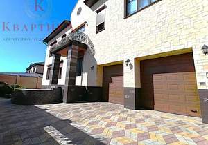 Дом 709м², 3-этажный, участок 10 сот.