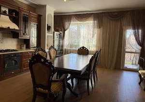 Дом 358м², 3-этажный, участок 9 сот.