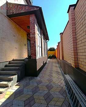 Дом 709м², 3-этажный, участок 10 сот.