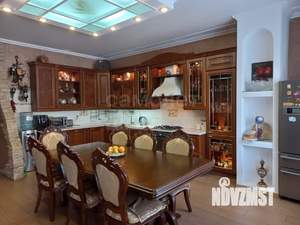 Дом 358м², 3-этажный, участок 9 сот.