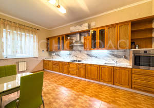 Дом 188м², 1-этажный, участок 9 сот.