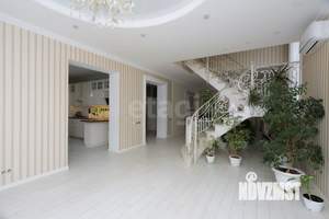 Дом 246м², 3-этажный, участок 5 сот.