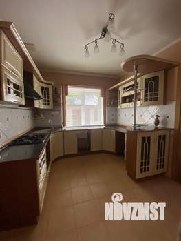 Коттедж 297м², 2-этажный, участок 10 сот.