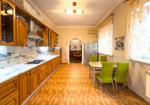 Дом 188м², 1-этажный, участок 9 сот.