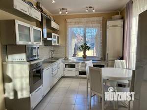 Дом 326м², 2-этажный, участок 10 сот.