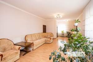 Дом 303м², 3-этажный, участок 5 сот.