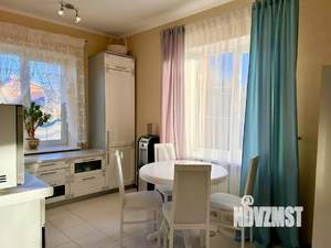 Дом 326м², 2-этажный, участок 10 сот.