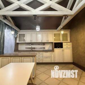 Дом 278м², 2-этажный, участок 10 сот.