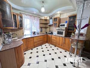 Дом 250м², 2-этажный, участок 5 сот.