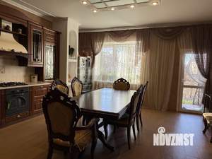 Дом 358м², 3-этажный, участок 9 сот.