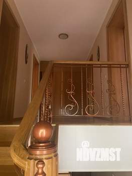 Коттедж 297м², 2-этажный, участок 10 сот.