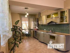 Дом 226м², 2-этажный, участок 11 сот.  
