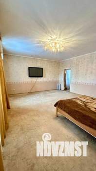 Дом 318м², 3-этажный, участок 4 сот.  