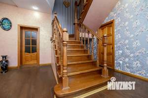 Дом 327м², 2-этажный, участок 9 сот.  