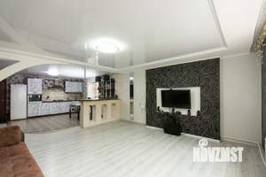 Дом 180м&sup2;, 2-этажный, участок 8 сот.  