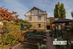 Дом 270м², 3-этажный, участок 6 сот.  