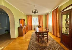 Дом 468м², 4-этажный, участок 10 сот.  