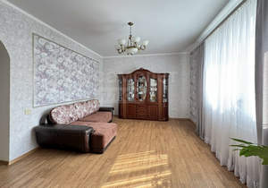 Дом 301м², 2-этажный, участок 6 сот.  