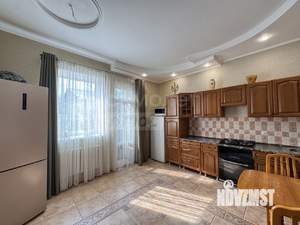 Дом 301м², 2-этажный, участок 6 сот.  