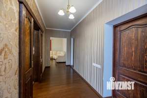 Дом 321м², 2-этажный, участок 6 сот.  
