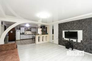 Дом 180м&sup2;, 2-этажный, участок 8 сот.  