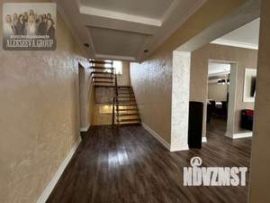 Дом 293м², 2-этажный, участок 8 сот.  