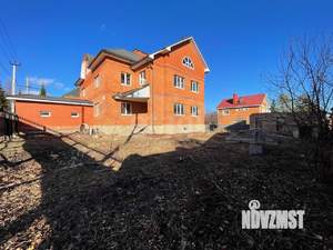 Дом 590м&sup2;, 3-этажный, участок 9 сот.  