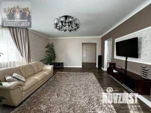 Дом 293м², 2-этажный, участок 8 сот.  