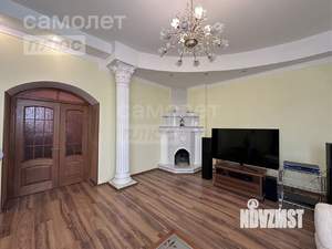 Дом 323м², 2-этажный, участок 10 сот.  