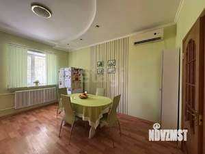 Дом 281м², 2-этажный, участок 8 сот.  