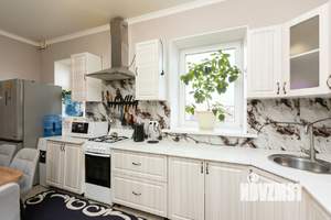 Дом 216м&sup2;, 2-этажный, участок 10 сот.  