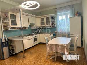 Дом 300м², 2-этажный, участок 8 сот.  