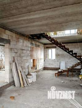 Дом 220м², 2-этажный, участок 10 сот.  