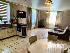 Дом 250м², 2-этажный, участок 6 сот.  