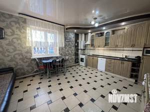 Дом 342м², 2-этажный, участок 13 сот.  