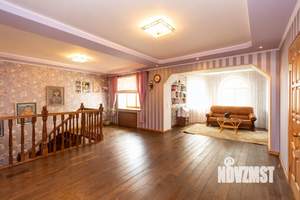 Дом 327м², 3-этажный, участок 9 сот.  