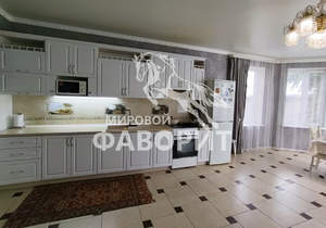 Дом 140м², 2-этажный, участок 6 сот.  