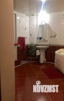 Коттедж 290м², 3-этажный, участок 5 сот.  