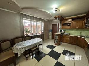 Коттедж 293м², 2-этажный, участок 5 сот.  