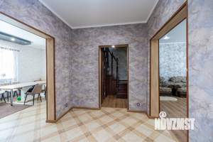 Дом 240м², 2-этажный, участок 10 сот.  