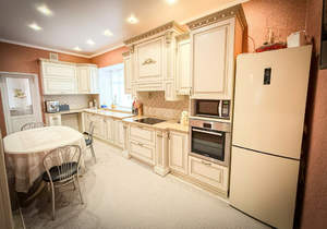 Дом 246м², 3-этажный, участок 0 сот.  