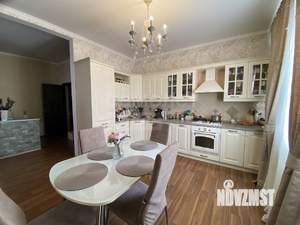 Дом 224м², 2-этажный, участок 4 сот.  