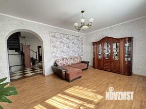 Дом 301м², 2-этажный, участок 6 сот.  