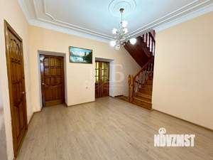 Дом 300м², 2-этажный, участок 8 сот.  