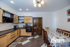 Дом 321м², 2-этажный, участок 6 сот.  
