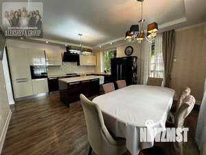 Дом 293м², 2-этажный, участок 8 сот.  